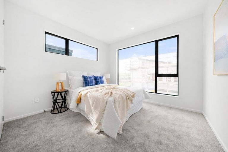 Photo of property in 102b Te Oneroa Way, Long Bay, Auckland, 0630