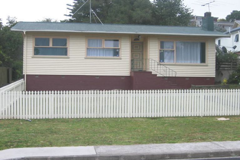 Photo of property in 1/24 Blenheim Street, Glenfield, Auckland, 0629