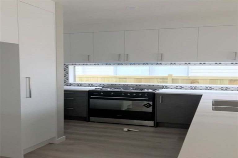 Photo of property in 12 Roa Avenue, Hobsonville, Auckland, 0616