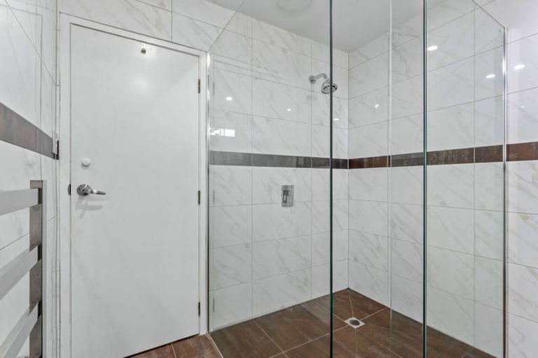 Photo of property in 34 Spinnaker Drive, Te Atatu Peninsula, Auckland, 0610
