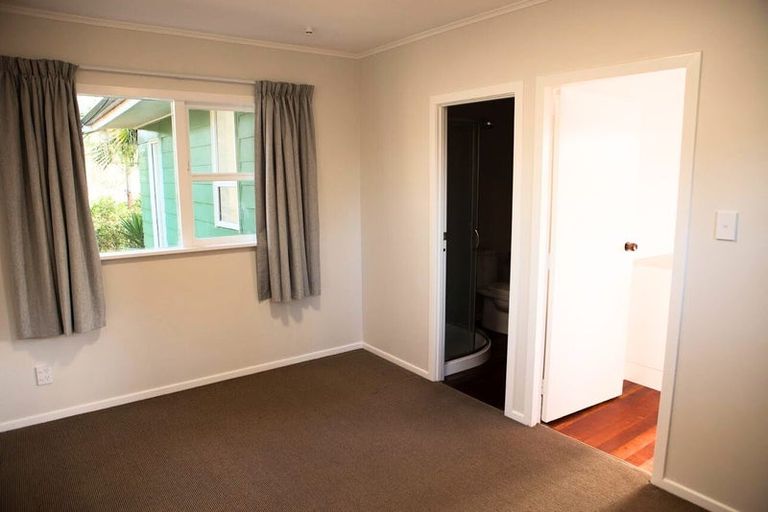 Photo of property in 225a Victory Road, Laingholm, Auckland, 0604