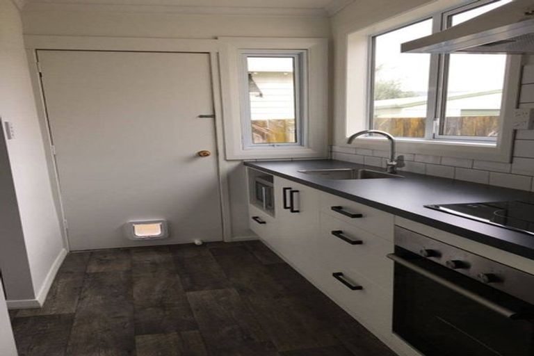 Photo of property in 6 Carlisle Street, Milson, Palmerston North, 4414
