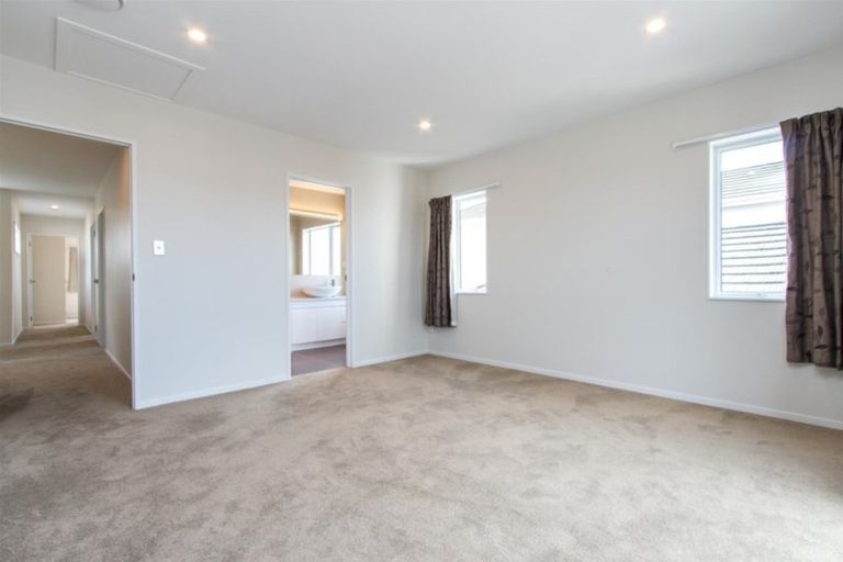 Photo of property in 27 Edgewater Drive, Karaka, Papakura, 2113
