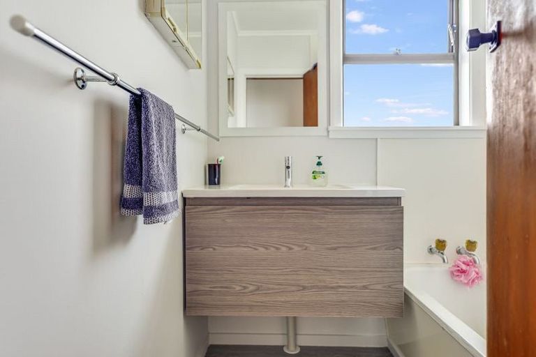 Photo of property in 40 Montgomery Crescent, Bader, Hamilton, 3206