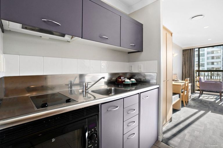 Photo of property in 26 Crompton Road, Massey, Auckland, 0614