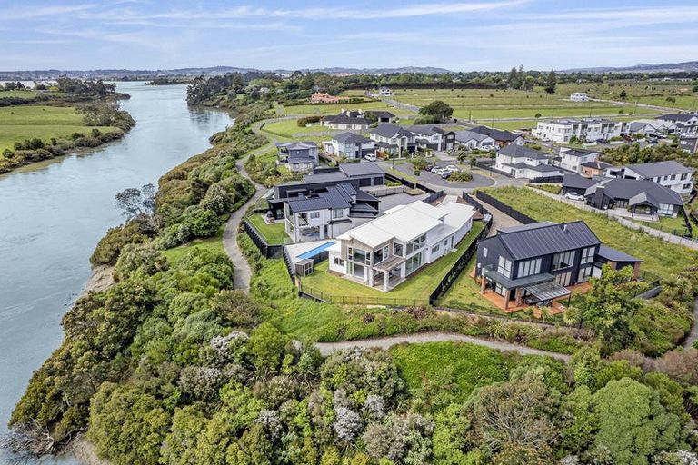 Photo of property in 88 Hayfield Way, Karaka, Papakura, 2113