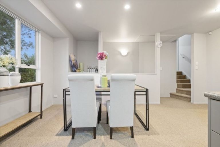 Photo of property in 2/10 Foley Place, Torbay, Auckland, 0632