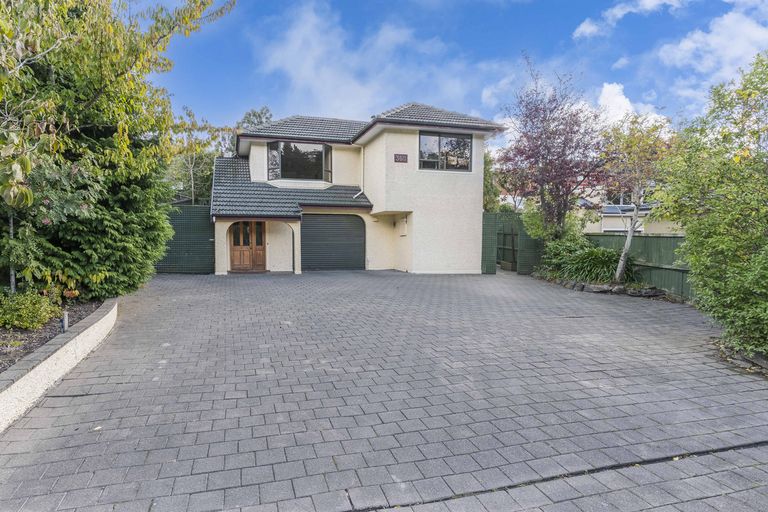 Photo of property in 360 Kaikorai Valley Road, Bradford, Dunedin, 9011