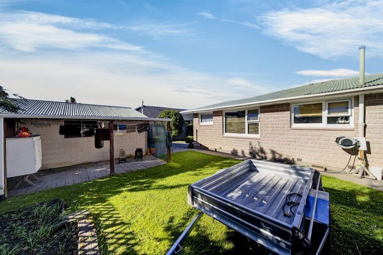 Photo of property in 77 Cutts Road, Russley, Christchurch, 8042