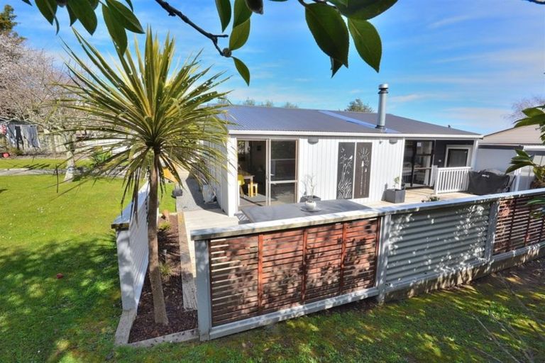Photo of property in 17a Matenga Street, Waikanae, 5036