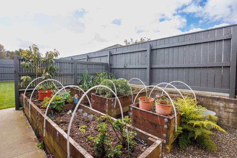 Photo of property in 30 Daniel Place, Kelvin Grove, Palmerston North, 4414