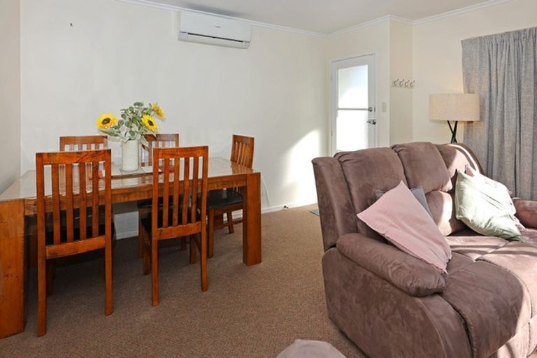 Photo of property in 1/28 Taipari Road, Te Atatu Peninsula, Auckland, 0610