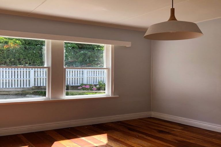 Photo of property in 86 Todman Street, Brooklyn, Wellington, 6021