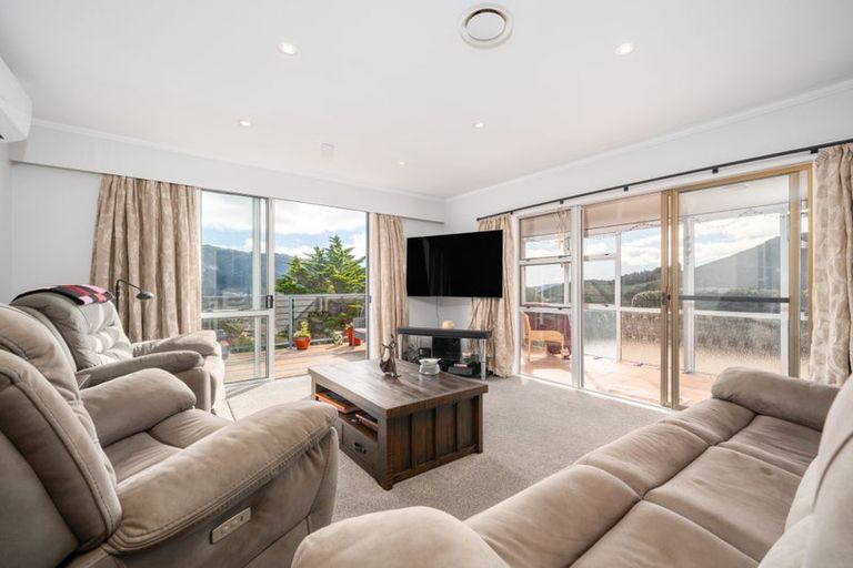 Photo of property in 36 Woodman Drive, Tawa, Wellington, 5028