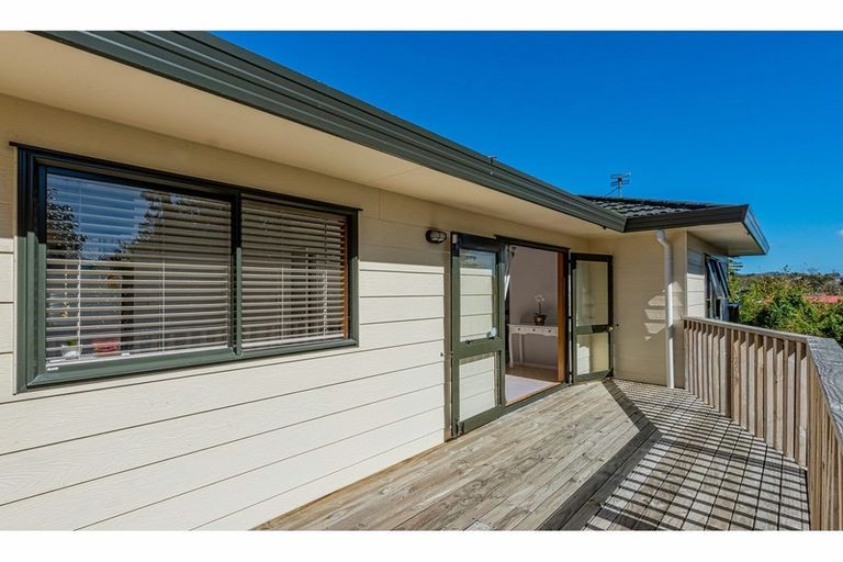 Photo of property in 1/96 Edmonton Road, Henderson, Auckland, 0612