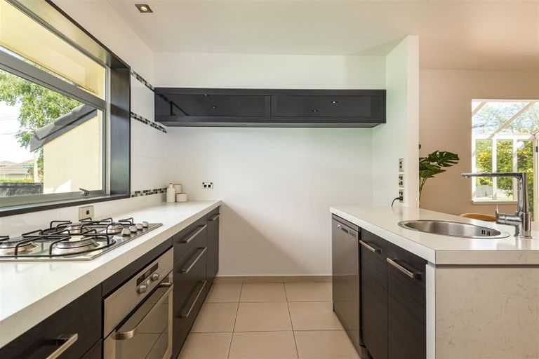 Photo of property in 56 Greendale Avenue, Avonhead, Christchurch, 8042