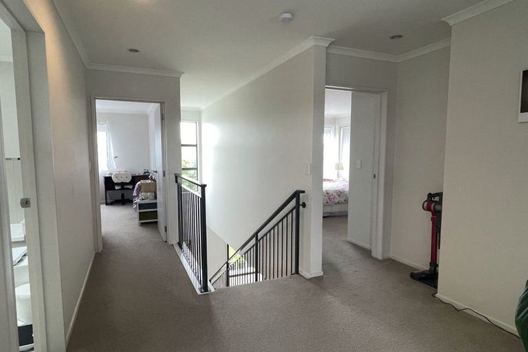 Photo of property in 9 Costa Viva Crescent, Karaka, Papakura, 2113