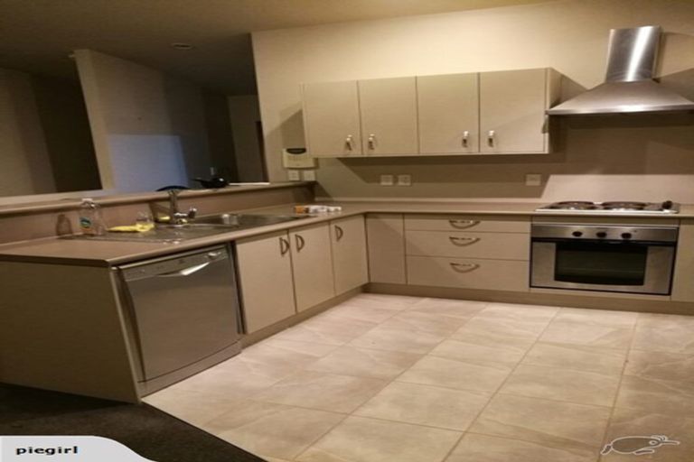 Photo of property in 100d Karepa Street, Brooklyn, Wellington, 6021