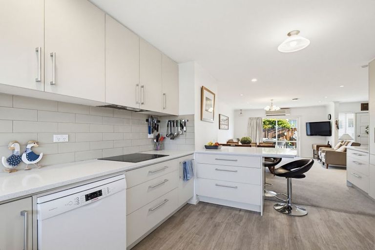 Photo of property in 51 Bucknell Street, Sockburn, Christchurch, 8042