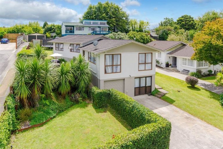 Photo of property in 54 Morrow Avenue, St Andrews, Hamilton, 3200