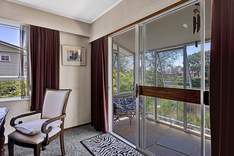 Photo of property in 55 Broadway, Stratford, 4332