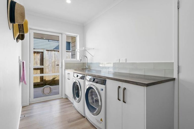 Photo of property in 10 Kaaka Street, Cambridge, 3434