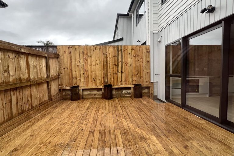 Photo of property in 105a Bond Crescent, Forrest Hill, Auckland, 0620