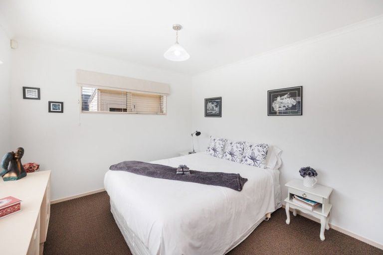 Photo of property in 30 Daniel Place, Kelvin Grove, Palmerston North, 4414