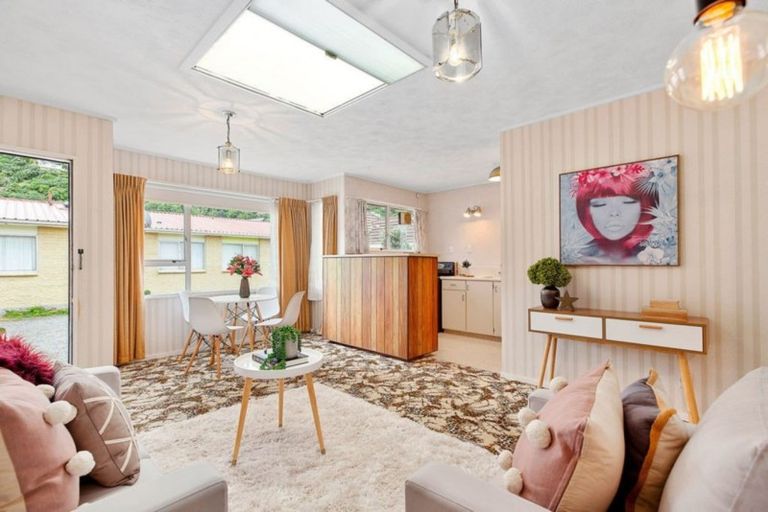 Photo of property in 10/171f Queens Drive, Lyall Bay, Wellington, 6022