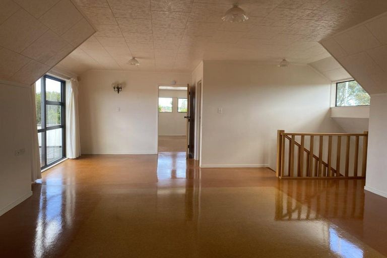 Photo of property in 18 Riverside Road, Orewa, 0931