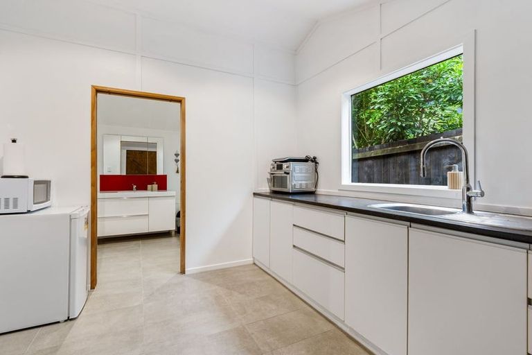 Photo of property in 279 Royal Road, Massey, Auckland, 0614