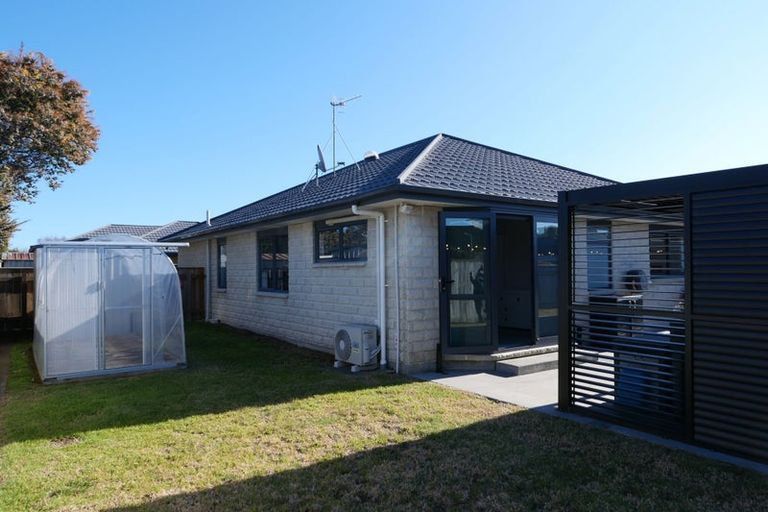 Photo of property in 20 Spackman Crescent, Paraparaumu, 5032