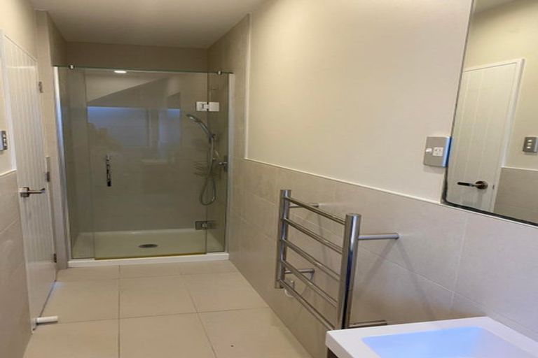 Photo of property in 114 Fairview Avenue, Fairview Heights, Auckland, 0632