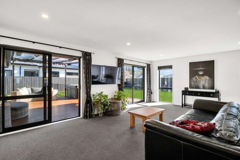 Photo of property in 10 Kohunga Crescent, Bottle Lake, Christchurch, 8083