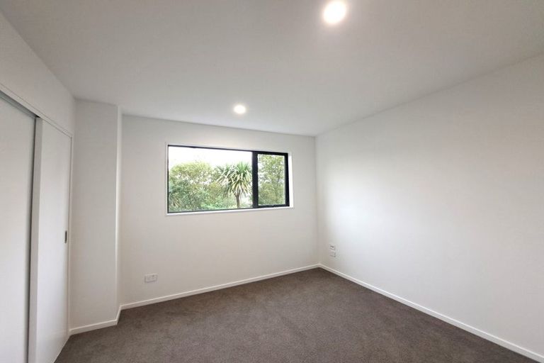 Photo of property in 56 Raupeti Lane, Henderson, 0612