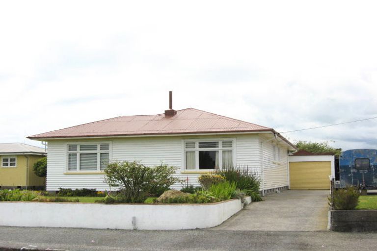 Photo of property in 87 Domett Street, Westport, 7825