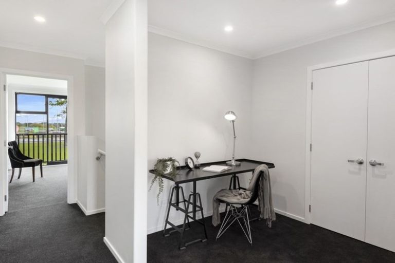 Photo of property in 17 Holmes Hanover Lane, Halswell, Christchurch, 8025