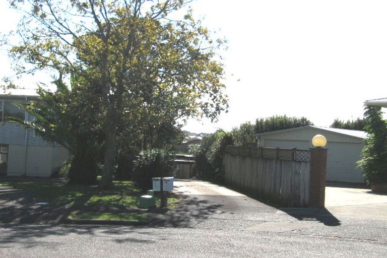 Photo of property in 2/15 Edgar Pearce Place, Howick, Auckland, 2014