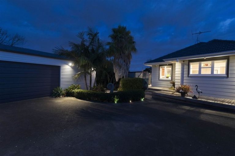 Photo of property in 57 Nui Mana Place, Te Atatu South, Auckland, 0610