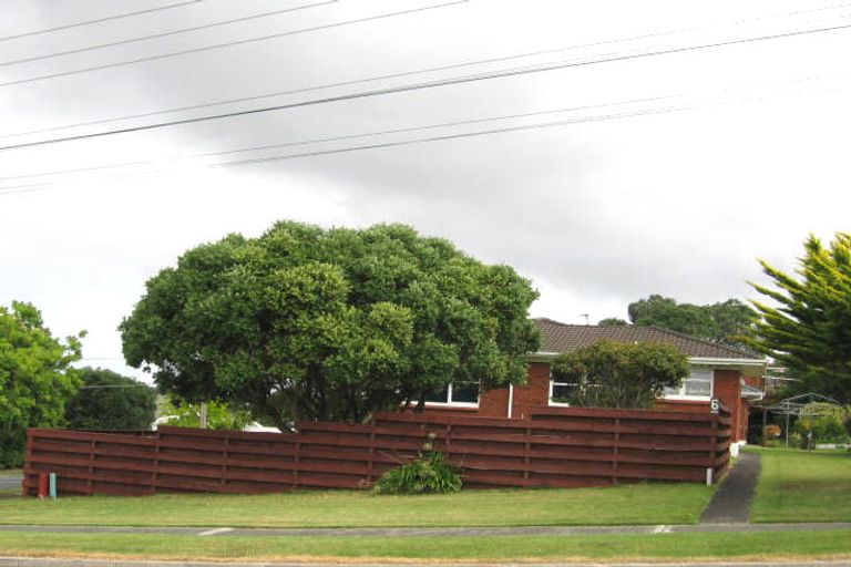 Photo of property in 3/6 East Coast Road, Milford, Auckland, 0620
