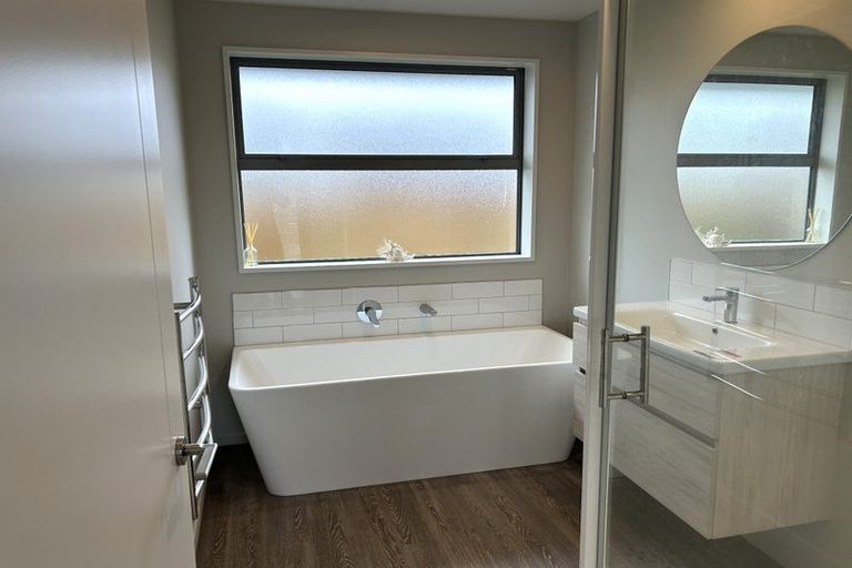 Photo of property in 2 Alex Place, Rolleston, 7614