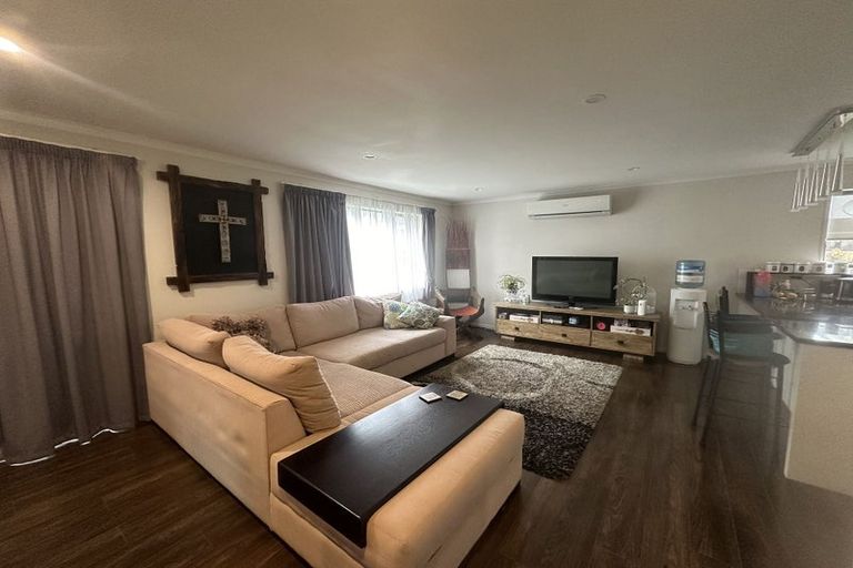 Photo of property in 8 Kato Way, Pukekohe, 2120