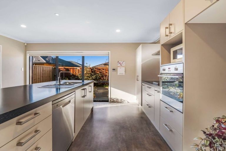 Photo of property in 33 Faringdon Boulevard, Rolleston, 7615