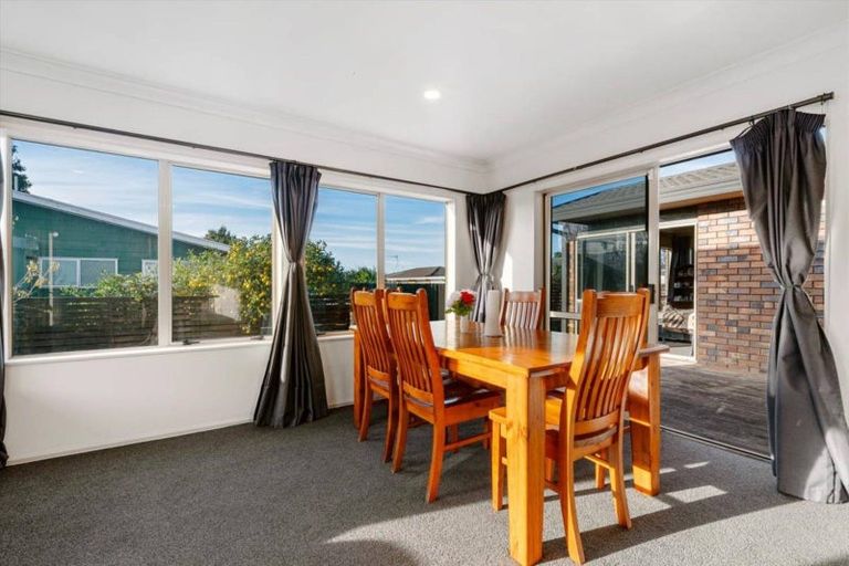 Photo of property in 54 Fairview Place, Te Puke, 3119