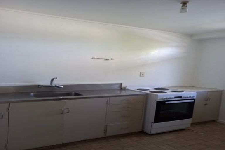 Photo of property in 19 Barber Grove, Moera, Lower Hutt, 5010