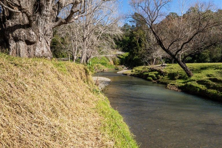 Photo of property in 42 Tirohanga Road, Kawakawa, 0282