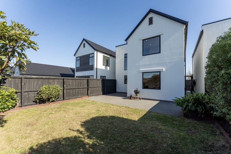 Photo of property in 83 Faringdon Boulevard, Rolleston, 7615