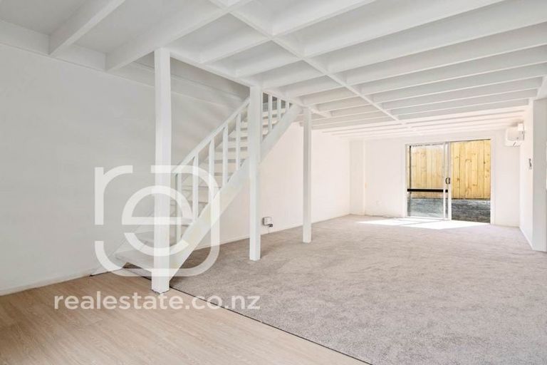 Photo of property in 4/9 Miro Street, New Lynn, Auckland, 0600