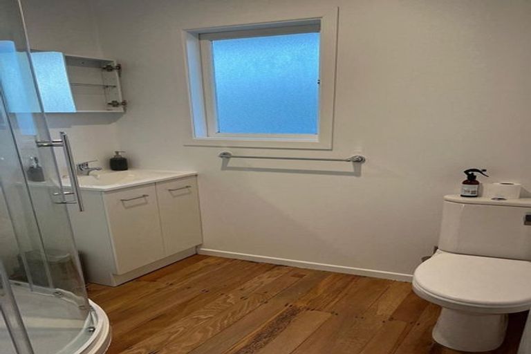 Photo of property in 32a Toru Street, Te Atatu Peninsula, Auckland, 0610