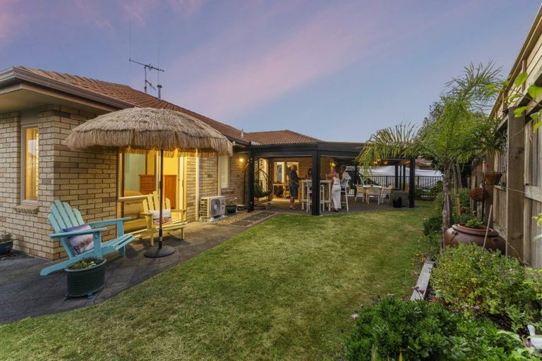 Photo of property in 29 Mcleod Place, Papamoa Beach, Papamoa, 3118